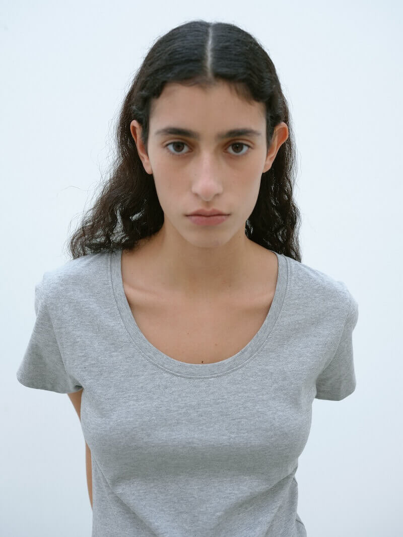 Low neck t-shirts image 1
