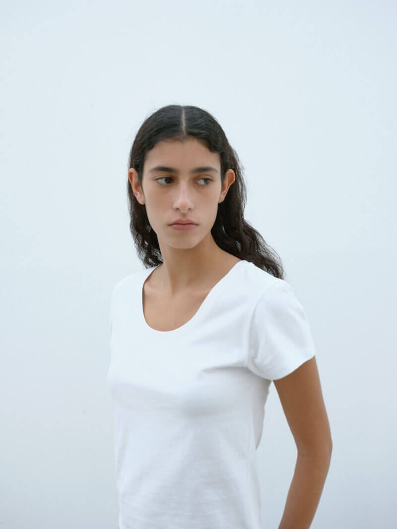 Low neck t-shirts image 4