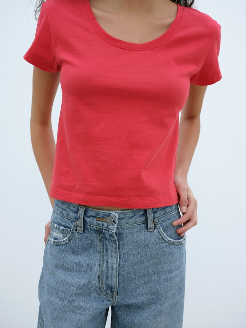 Low neck t-shirts image 5