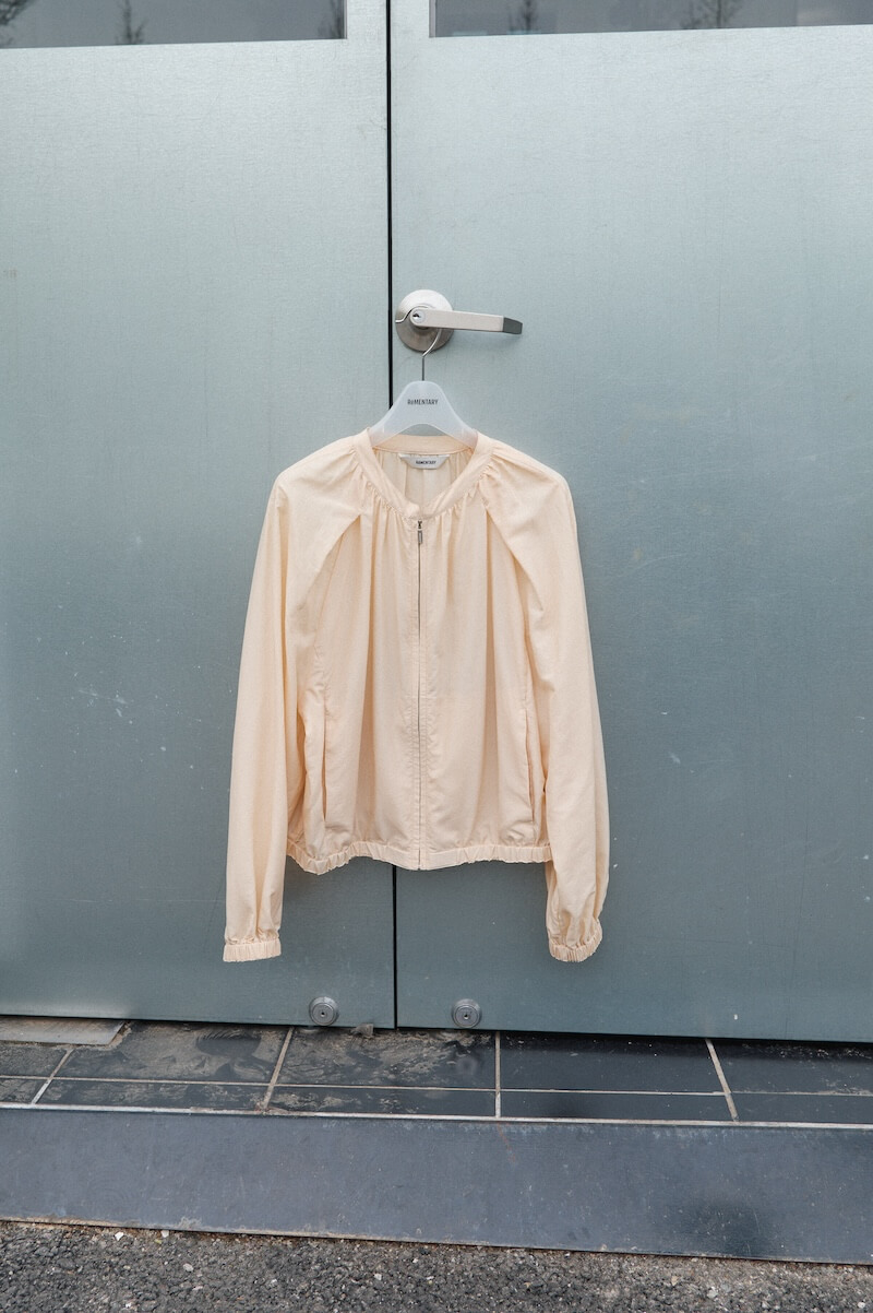 Shirring zip-up jumper
