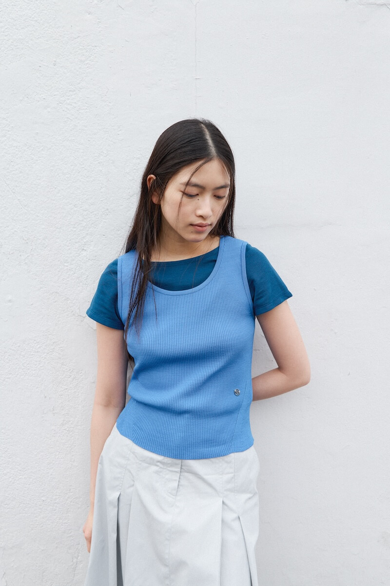 Sleeveless knit top image 1