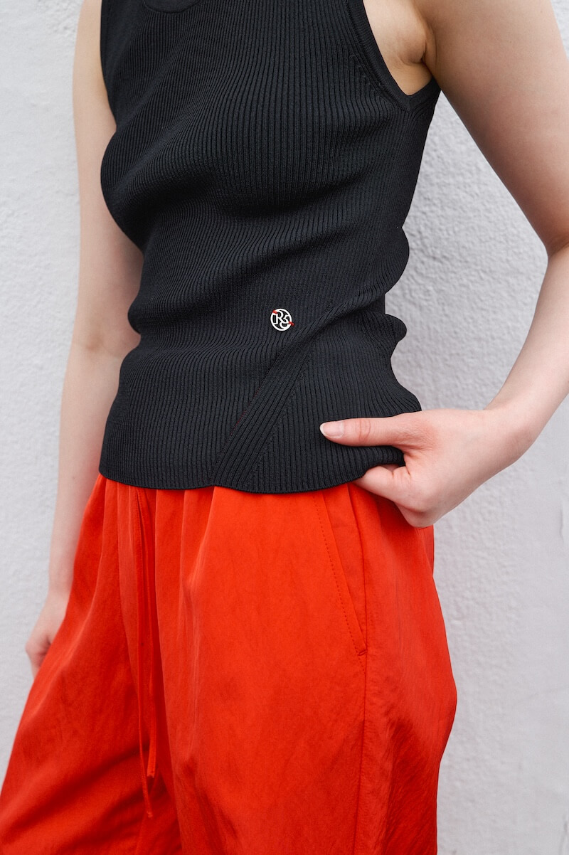 Sleeveless knit top image 2